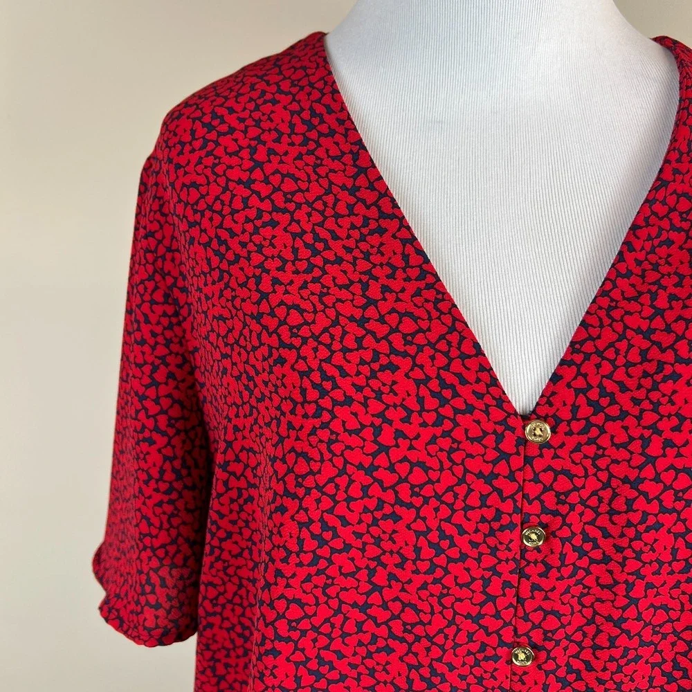 Michael Kors Top XL Red Abstract Heart Tie Front Flutter Sleeve V-Neck Button Up